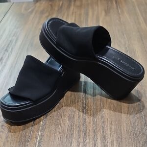 Madden Girl Black Platform Slides